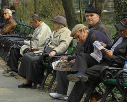 Pensionarii ameninta ca vor reclama Guvernul la CEDO. Vor marirea pensiilor