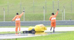 VIDEO » Marco Simoncelli a decedat la spital după un accident teribil în cursa de la Sepang!
