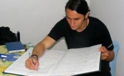 Profesorul de la Jean Monet s-a îndrăgostit de elevă atunci cand a vazut-o fără uniformă