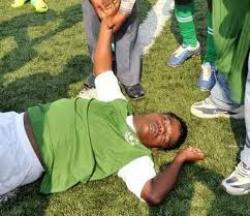 Un fotbalist indian moare pe teren în urma unui atac de cord