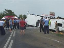 Explicaţii Eurolines: Autocarul răsturnat în Arad are reviziile la zi. Şoferii sunt printre cei mai