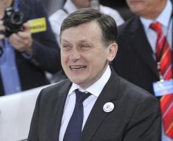 Crin Antonescu: NU e exclus să-l numesc pe Băsescu premier dacă ajung preşedinte