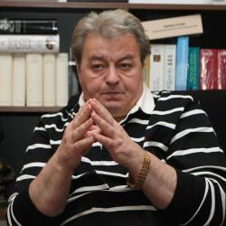Breaking NEWS: Corneliu Vadim Tudor a MURIT